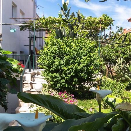 Marjan Hill 3-Br Apt,5 Guests Private Garden Near Beach Split Exterior photo